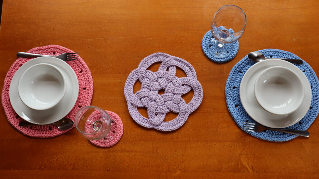 Round Placemat and Coaster Setting by Crochet Cricket